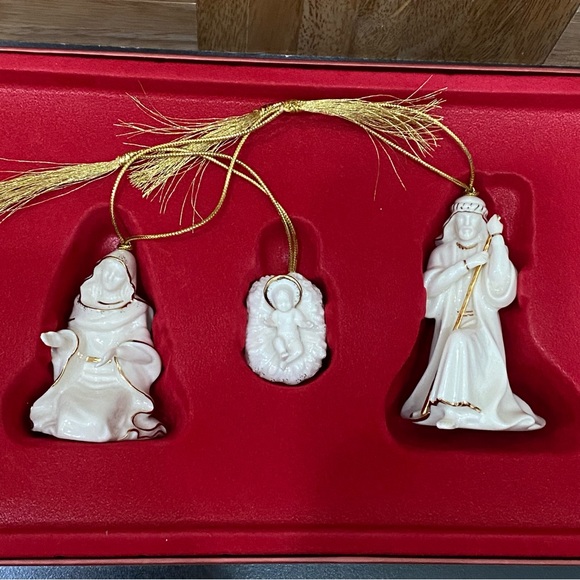 LENOX #6403927 Nativity The Holy Family Christmas Tree Ornament - Picture 6 of 13